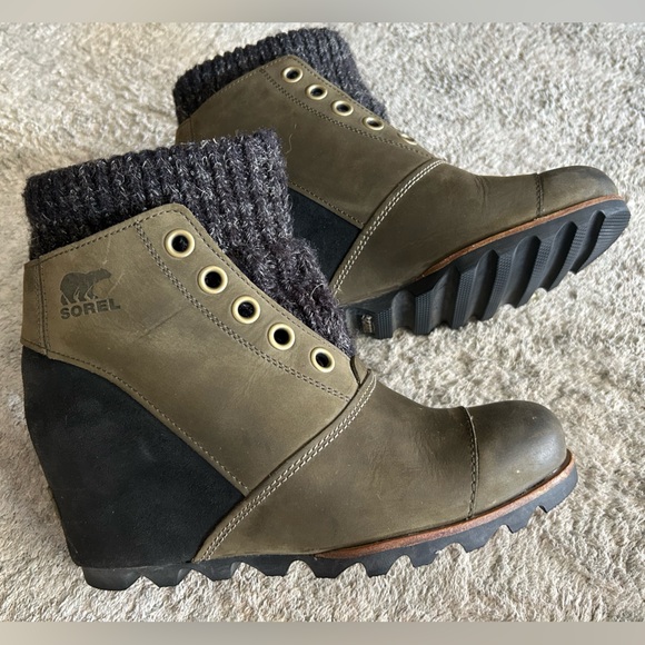 Sorel Wedge Green Leather Bootie - Picture 1 of 13